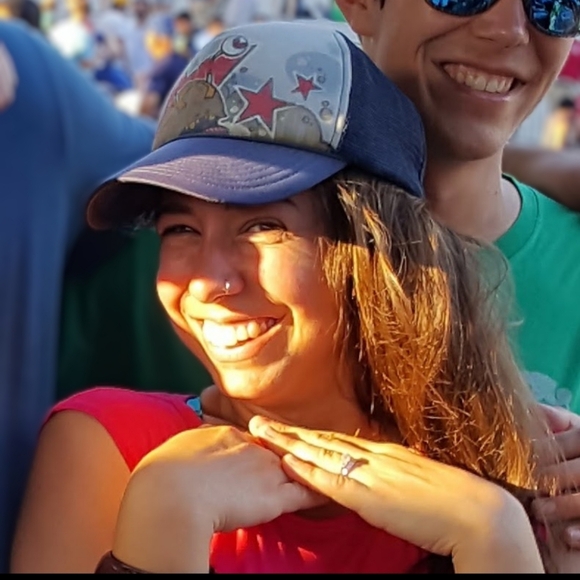 Meet your Posher, Lisa - Picture 3 of 3